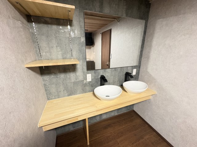 富士前ビルの独立洗面台