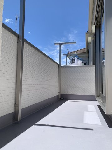 松戸市胡録台　新築分譲　限定１邸のバルコニー|【施工例】
南向きの陽当たり良好バルコニー！