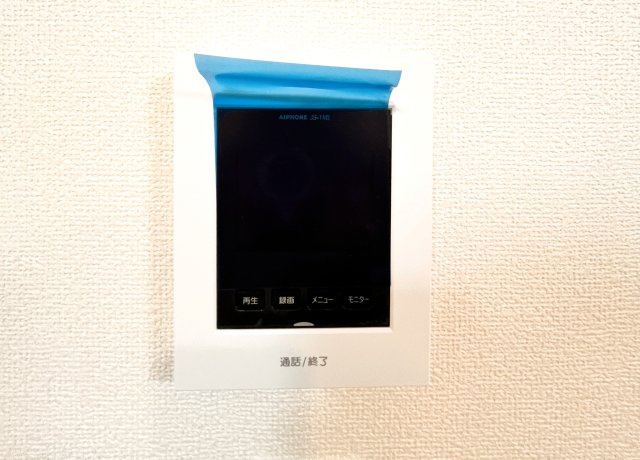 松戸市胡録台　新築分譲　限定１邸の防犯設備|【施工例】
防犯が気になる方にオススメのTVモニター付きインターホン。安心した暮らしを守ります♪