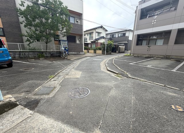 デュークスファーストのその他|前面道路