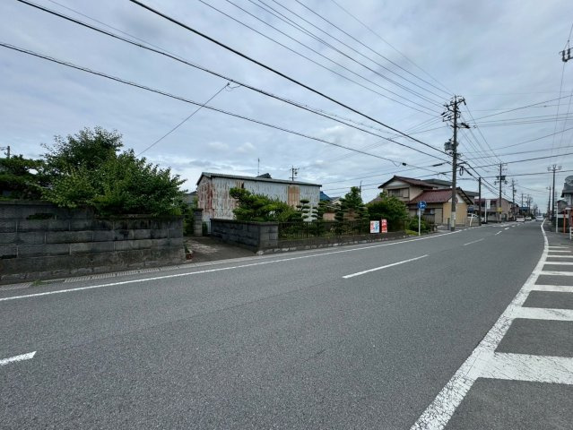 売土地　大垣市三津屋町3丁目　全3区画分譲の前面道路含む現地写真