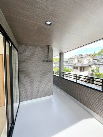 ●佐伯区美鈴が丘南4丁目のバルコニー|バルコニー☆
南東向きで日当たり良好です♪