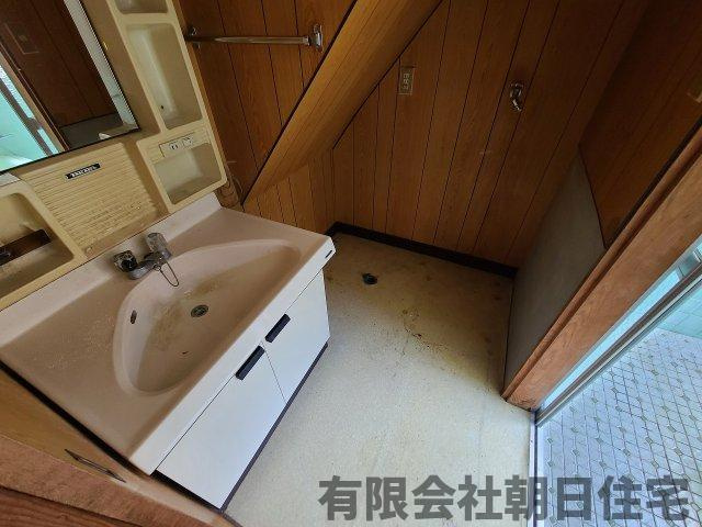 【独立洗面台】 | 雑賀町中古戸建 ３K 800万円 | 朝の身支度には欠かせない独立洗面化粧台