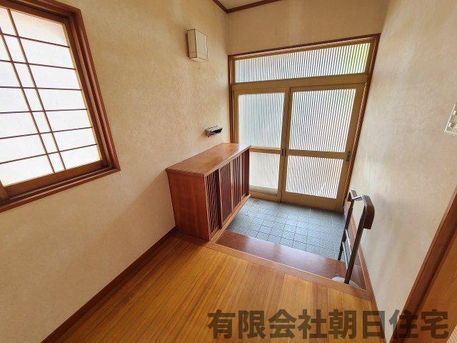 【玄関】 | 雑賀町中古戸建 ３K 800万円 | 明るい玄関です