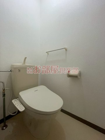 アドバンテイジ三瀦A棟のトイレ|落ち着いた色調のトイレです