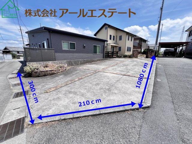 加古川市神野町石守　　中古戸建の駐車場
