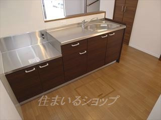 クラージュ可部南のキッチン|床下収納あり