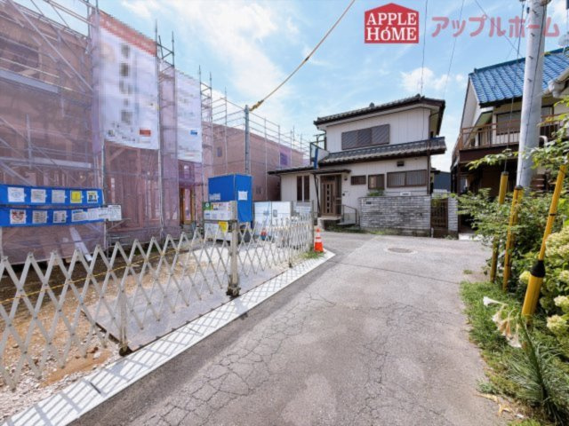 [新築住宅] 東松山市石橋 全2棟の前面道路含む現地写真