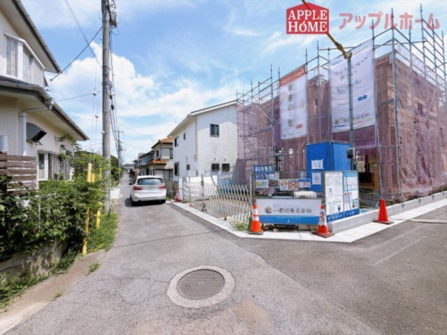[新築住宅] 東松山市石橋 全2棟の前面道路含む現地写真