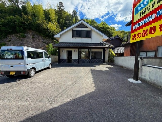 ■□米子市道笑町貸店舗□■の外観|敷地面積約62坪
4～5台程度駐車可能です。