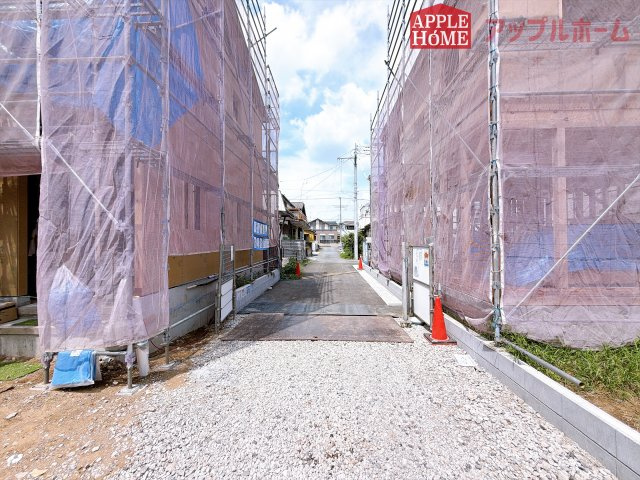 [新築住宅] 東松山市石橋 全2棟の前面道路含む現地写真