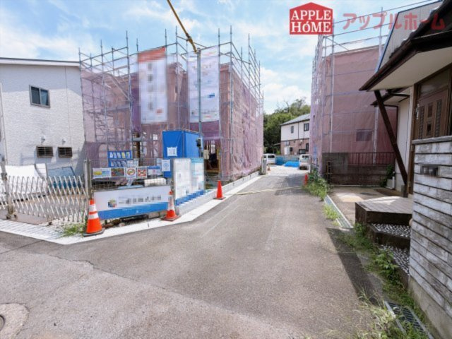 [新築住宅] 東松山市石橋 全2棟の前面道路含む現地写真