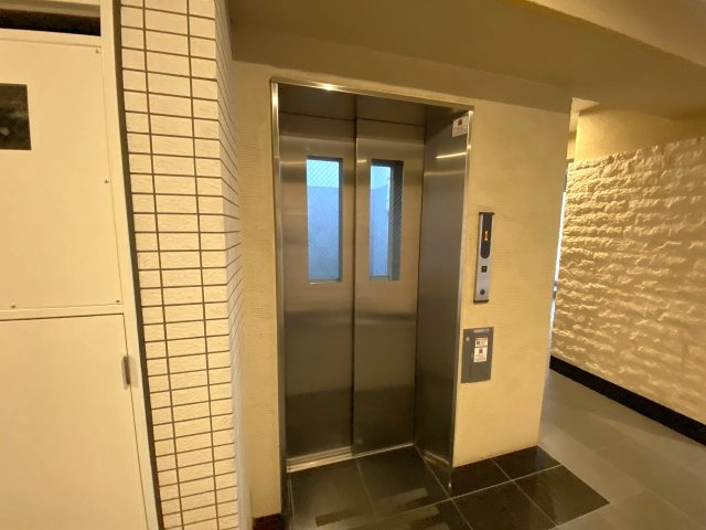 Ｌａｖｉｌｉｏ　錦糸町　Ｂｅｌｌｇｒａｄｅのその他共用部分|快適な階上移動をサポートするエレベーターを完備。重い荷物の持ち運びや毎日の昇降もスムーズに行えます。定期的な点検・メンテナンスが行き届いた安全性の高い設備となっております。