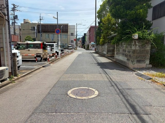 ■□米子市東町貸一戸建□■のその他|前面道路になります。