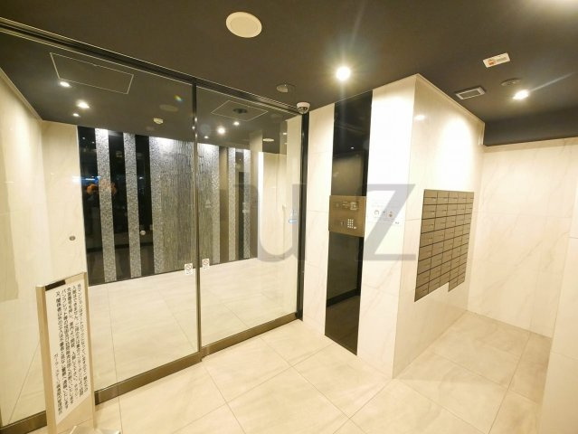 ガーラステージ横濱関内のエントランス