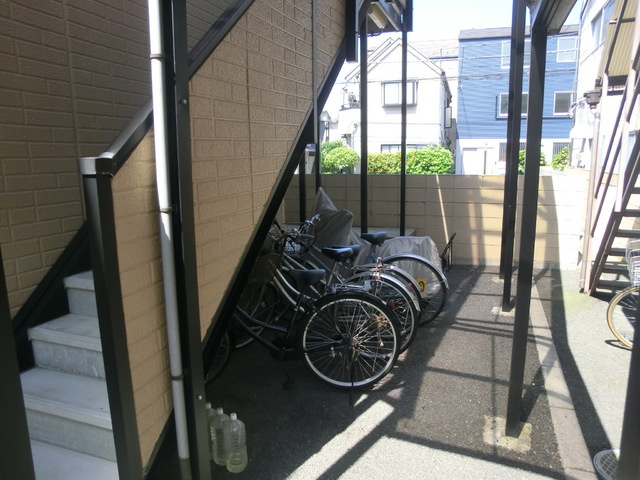 ドミール北小岩の駐車場|駐輪スペースです♪