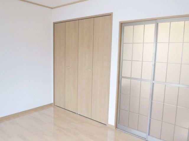 ドミール北小岩の寝室|逆アングルから見た洋室です♪