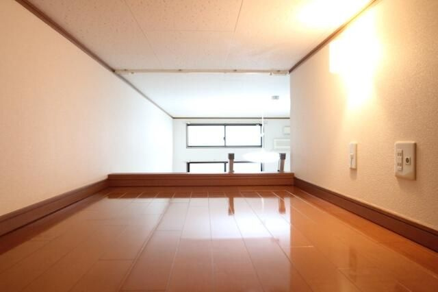 メインシティガーデン　壱番館の洋室|別部屋参考写真となります