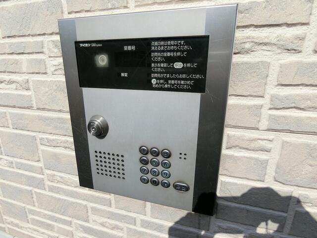 ゼフィール大宮のエントランス