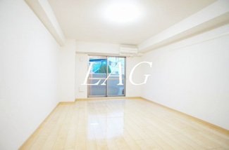 【居間・リビング】 | クラールアンジュ | 洋室のお部屋です。