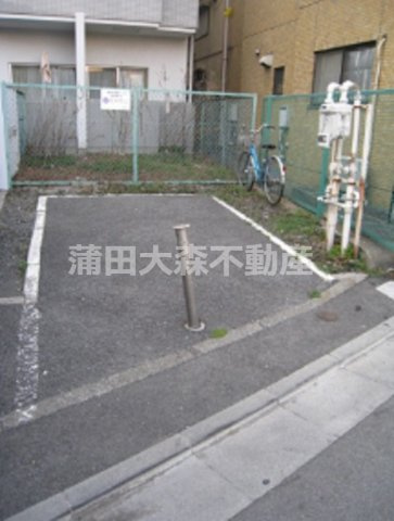 スカイコート大森第4の駐車場