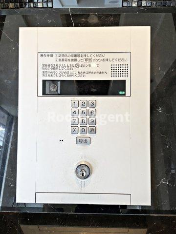プレサンス伏見アーバンベースのエントランス