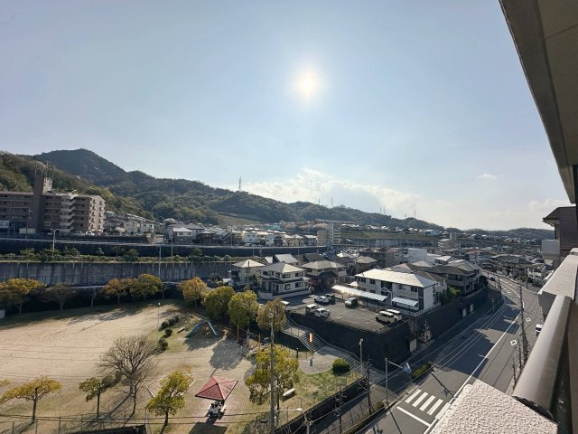 イーストヒルズ矢野弐番館 803の展望|8階のお部屋のため開放的で景色も綺麗です♪