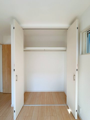 西区庚午中1丁目 No.3の収納|全居室収納☆
5.3帖洋室のクローゼットです♪