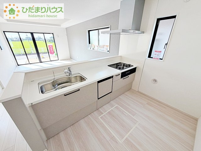 【キッチン】 | つくばみらい市谷井田10期　新築戸建 | 3口コンロでお料理する時間も短くなりそうですね(*‘∀‘)