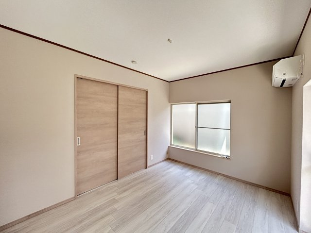 久喜市久喜東２丁目のアパートの洋室
