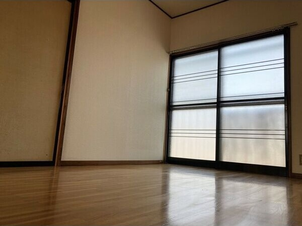グリーンハイツの洋室
