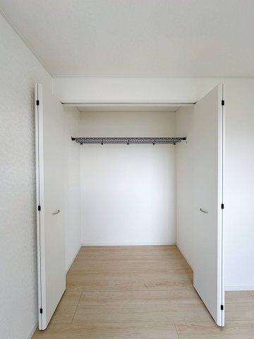 ●安佐北区落合南3丁目No.1の収納|全居室収納☆
9帖の主寝室のクローゼットです♪