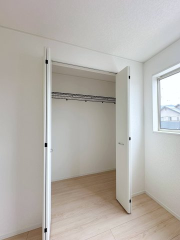 ●安佐北区落合南3丁目No.1の収納|全居室収納☆
6帖洋室のクローゼットです♪