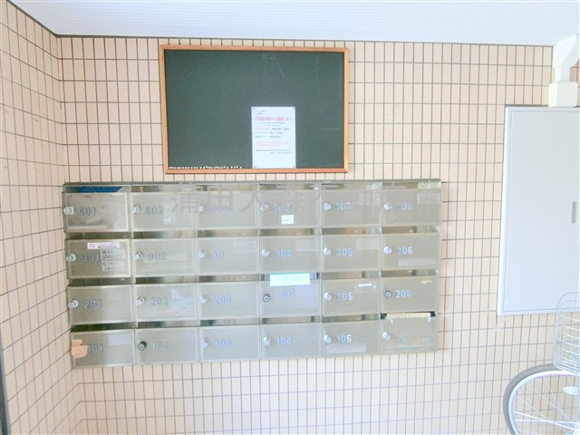 リバティ多摩川のその他共用部分|メールボックス