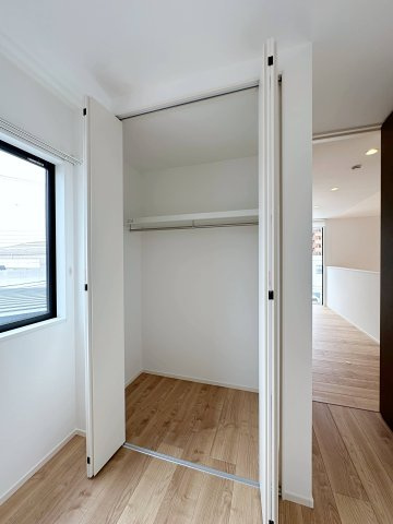 廿日市市桜尾1丁目 No.Bの収納|全居室収納☆
4.6帖洋室のクローゼットです♪
