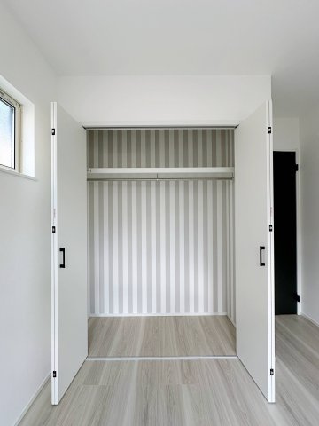 安佐南区伴東5丁目 No.2の収納|全居室収納☆西側5.28帖洋室のクローゼットです♪