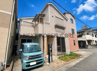 【外観】 | 尼崎市稲葉荘４丁目中古戸建　リフォーム済 | 平成１６年９月建築！令和８年６月室内外リフォーム済み♪お待たせ無しで即ご入居していただけます！！駐車スぺ―ス１台分有り！！