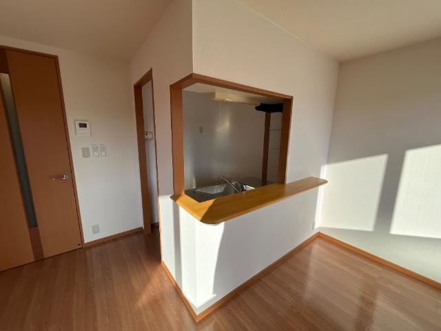 ソレイユ鉄屋の居間・リビング|カウンターキッチン
