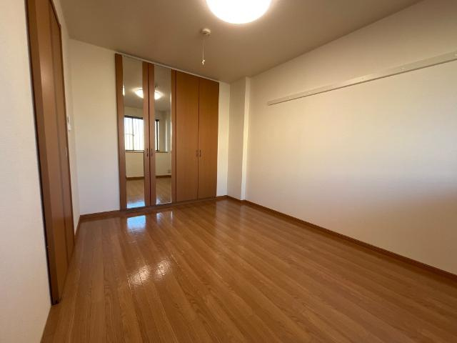 ソレイユ鉄屋の内装|洋室