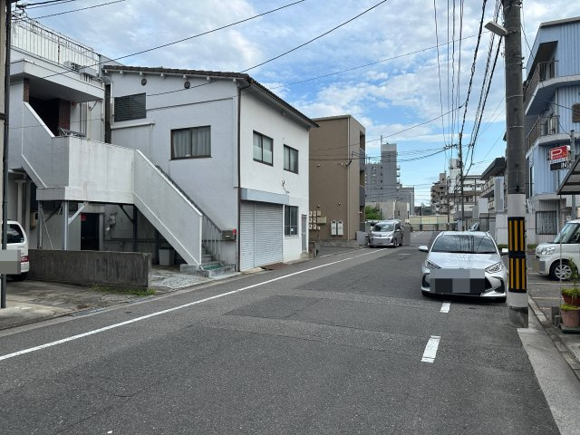 広島市西区中広町2丁目の前面道路含む現地写真|前面道路は約8mの幅員があり広々としています♪
