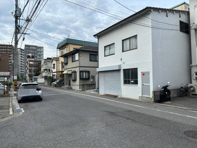広島市西区中広町2丁目の前面道路含む現地写真|間口も約10.8mあります♪
