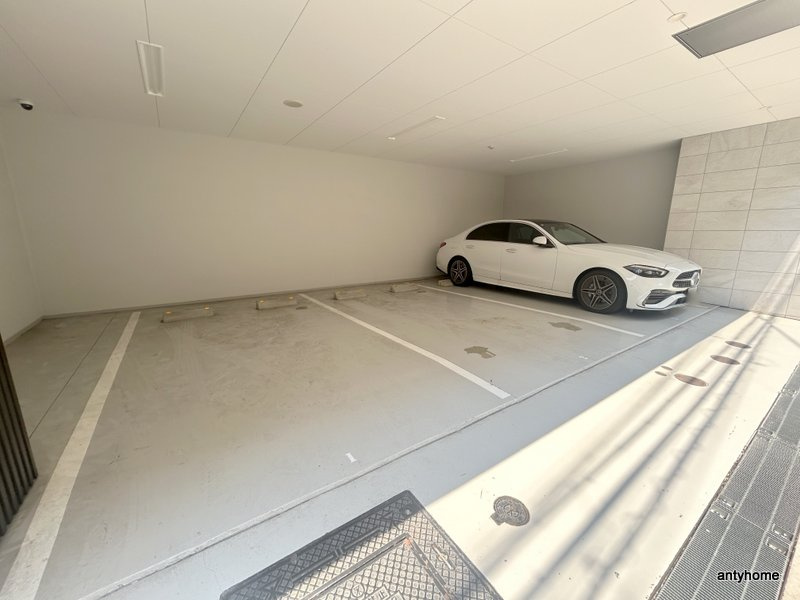 スプランディッド中之島ウエスト　仲介手数料無料の駐車場