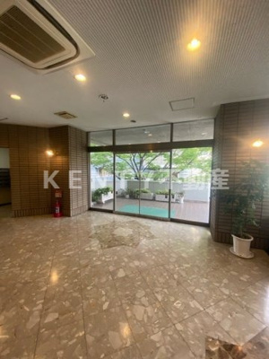 【エントランス】 | 日経エスプラナード | 落ち着いたエントランスです