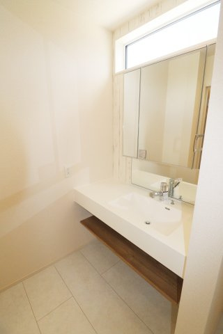 郡山市安積町笹川字中ノ渡戸　　　　2号棟　　　安積第3小学校、安積第2中学区の洗面所