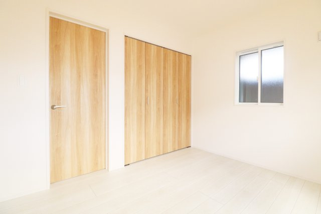 郡山市安積町笹川字中ノ渡戸　　　　2号棟　　　安積第3小学校、安積第2中学区の洋室