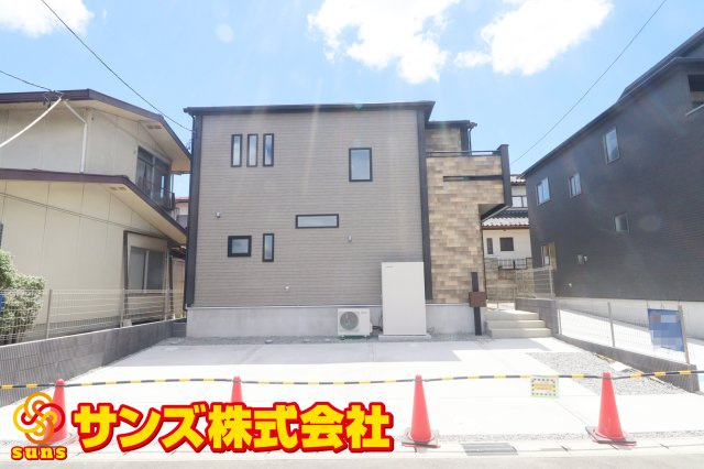 郡山市安積町笹川字中ノ渡戸　　　　2号棟　　　安積第3小学校、安積第2中学区の外観|北側から見た駐車場を含む外観♪