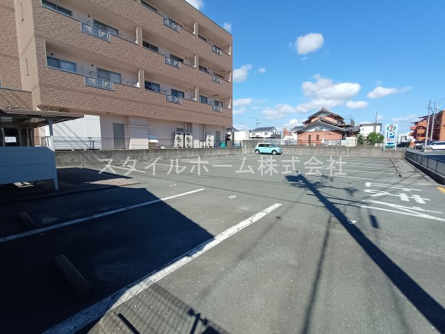 【駐車場】 | メゾンソレイユ