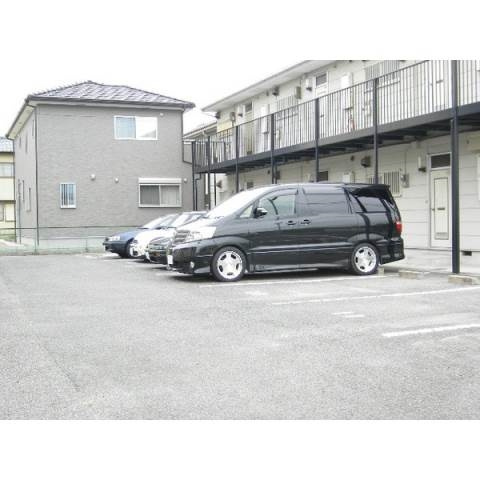 サンフォレスト渡辺Ｂの駐車場