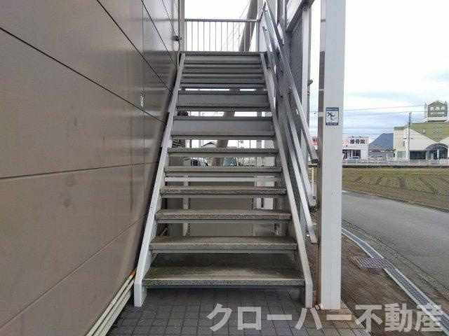 レオパレスルートイレブンのエントランス