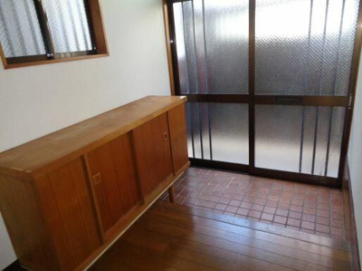 【玄関】 | 植野貸戸建 | シンプルで使いやすい玄関です